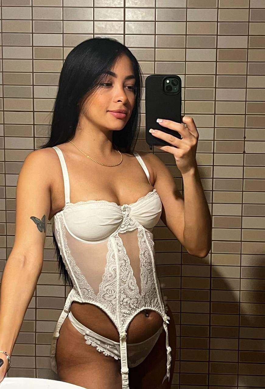 Escort - PATY - Ibiza Tops